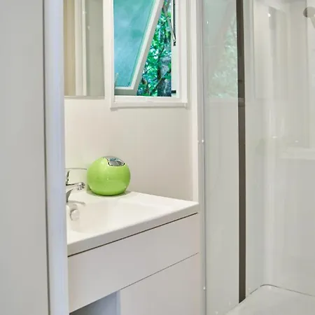 Mobil-home Confortable Avec Terrasse A Seez, 2 - Api-1-52-872 세즈